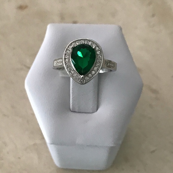 Sale $30! Sterling Pear Shape Halo Emerald Cz Ring. - Picture 10 of 16